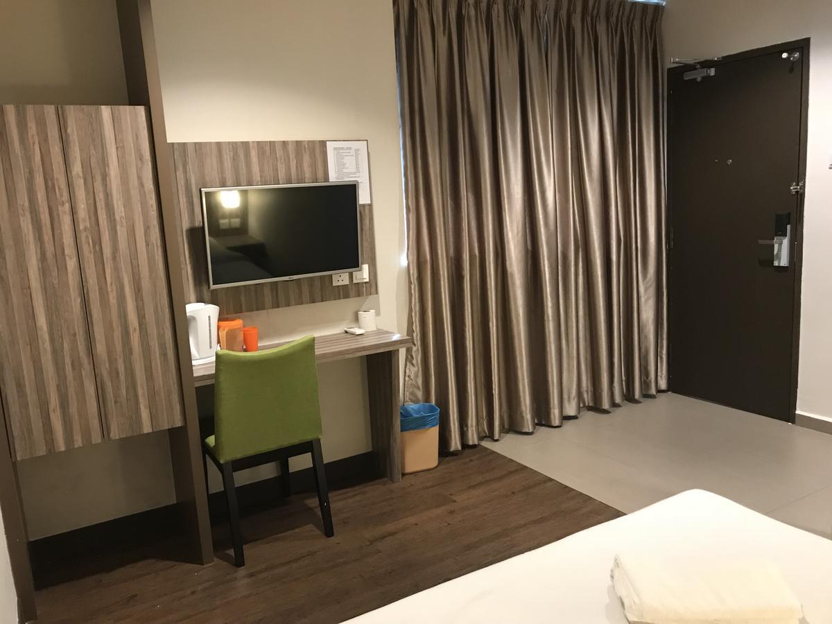 Victory Hotel Джохор-Бару Экстерьер фото