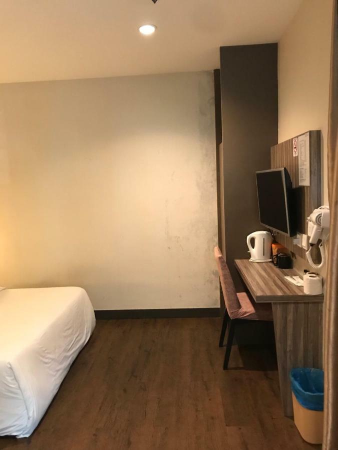 Victory Hotel Джохор-Бару Экстерьер фото